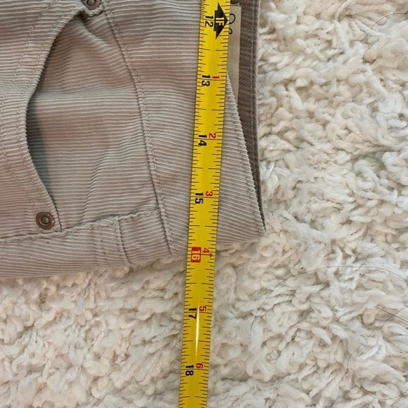 Gap Jeans Limited Edition Women's Corduroy Pants. Wide Leg. Color: Chalk. Size 8 - Picture 9 of 11